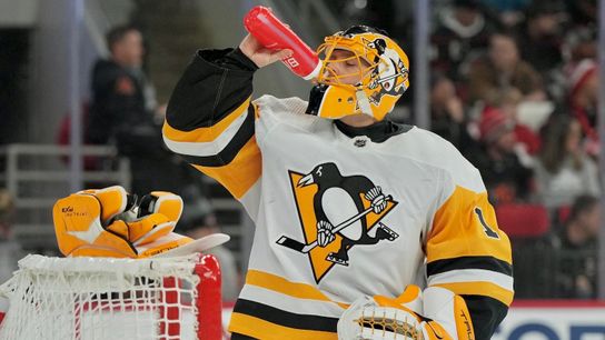 Freeze Frame: Hurricanes aim high on DeSmith taken in Raleigh, N.C. (Penguins)